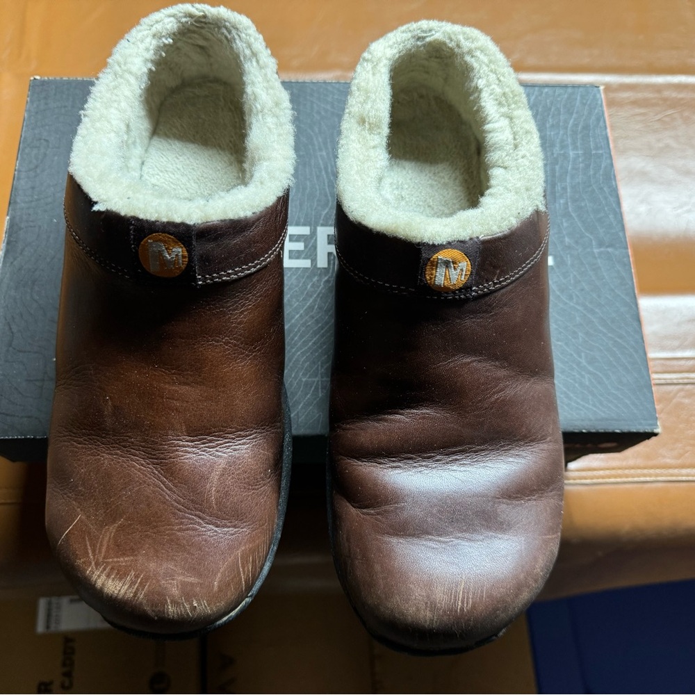 Merrill clogs brown leather with box